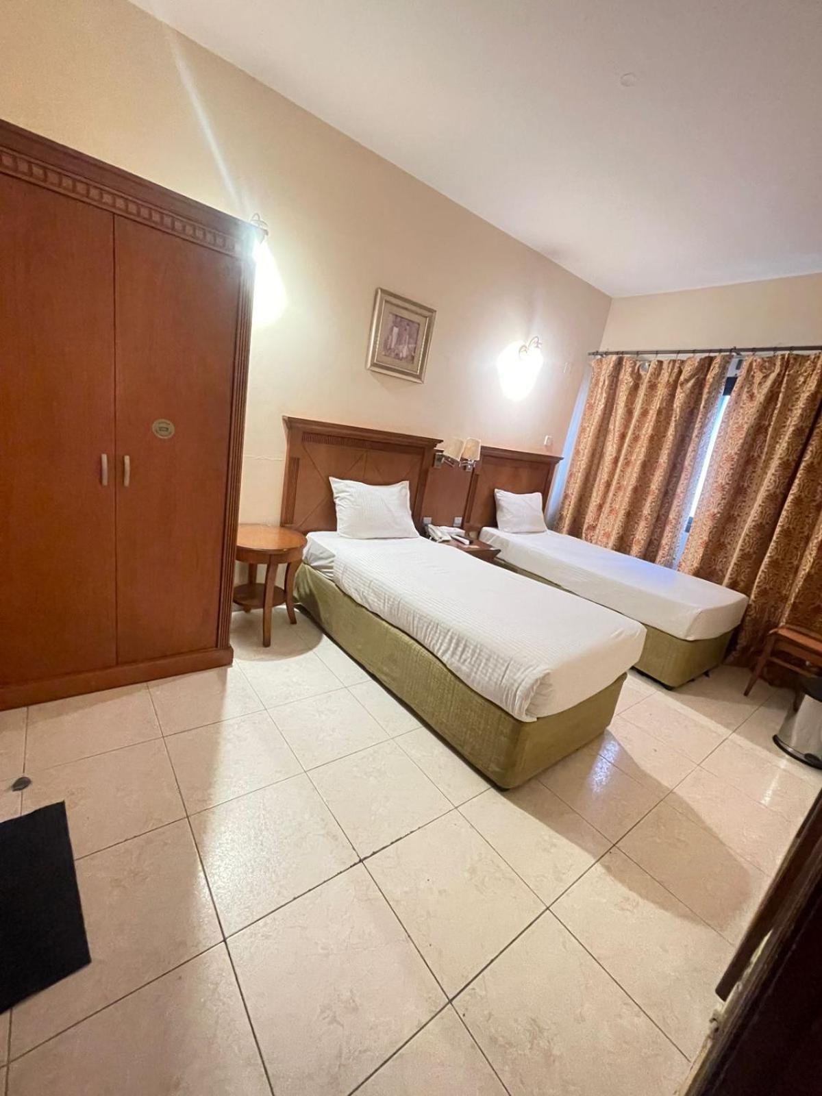 Tara Hotel Llc ดูไบ ภายนอก รูปภาพ